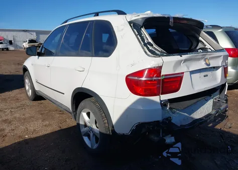 2010 BMW X5 xDrive35D z USA, uszkodzony, nr VIN 5UXFF0C51ALT75457